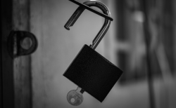 バッチファイルでパスワード付きZip作成