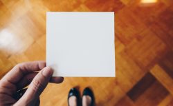 ニューモーフィズムなボタンを１から作成